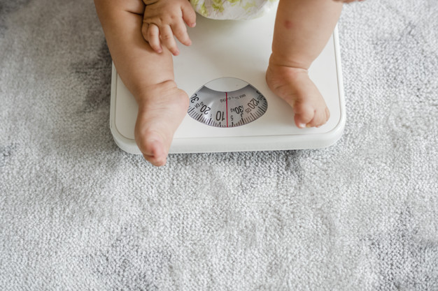 penyebab berat badan bayi turun dan susah naik